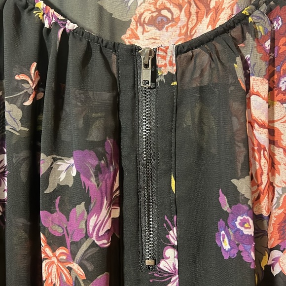 Pleione Women’s Floral Top - Picture 3 of 7